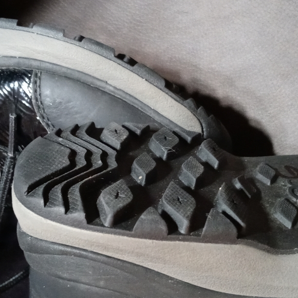 UGG ADIRONDACK BOOTS 6 - Picture 4 of 8